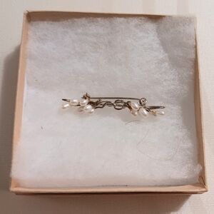 Elegant vintage brooch